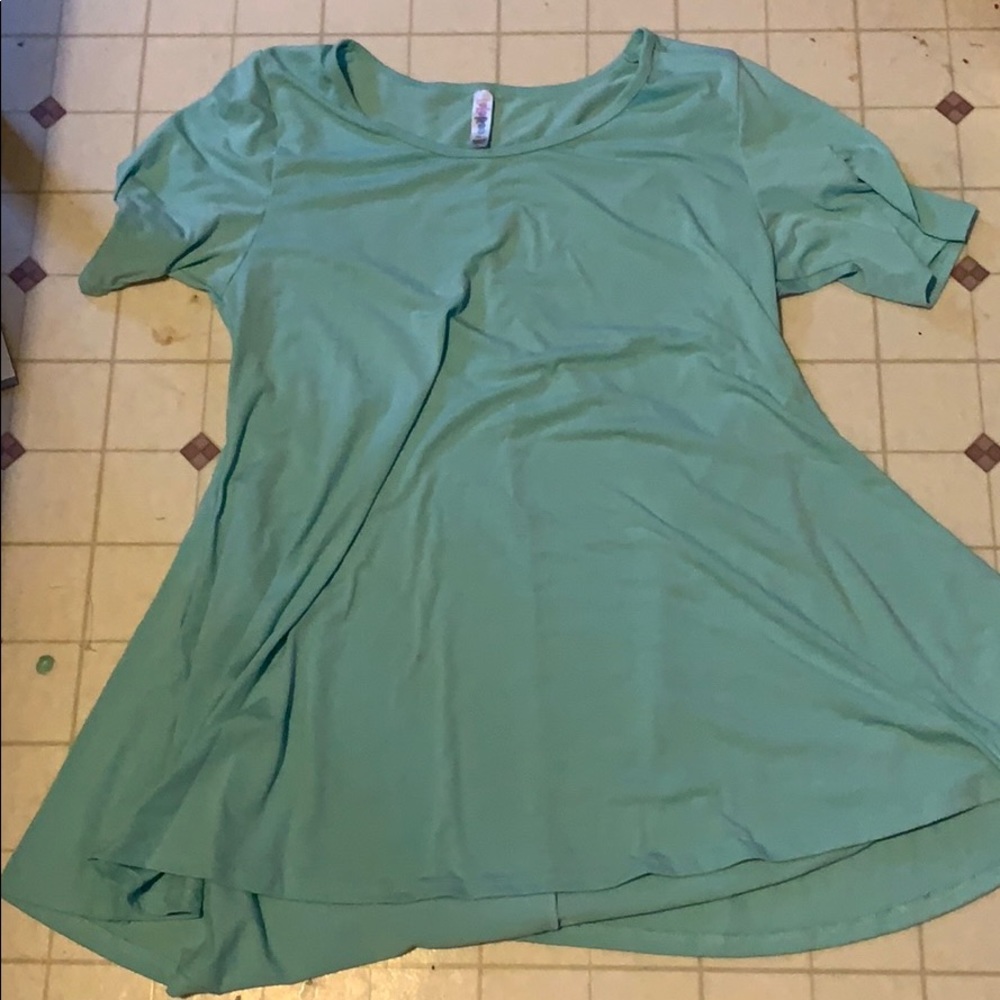 Clearing closet sale! Perfect tee!